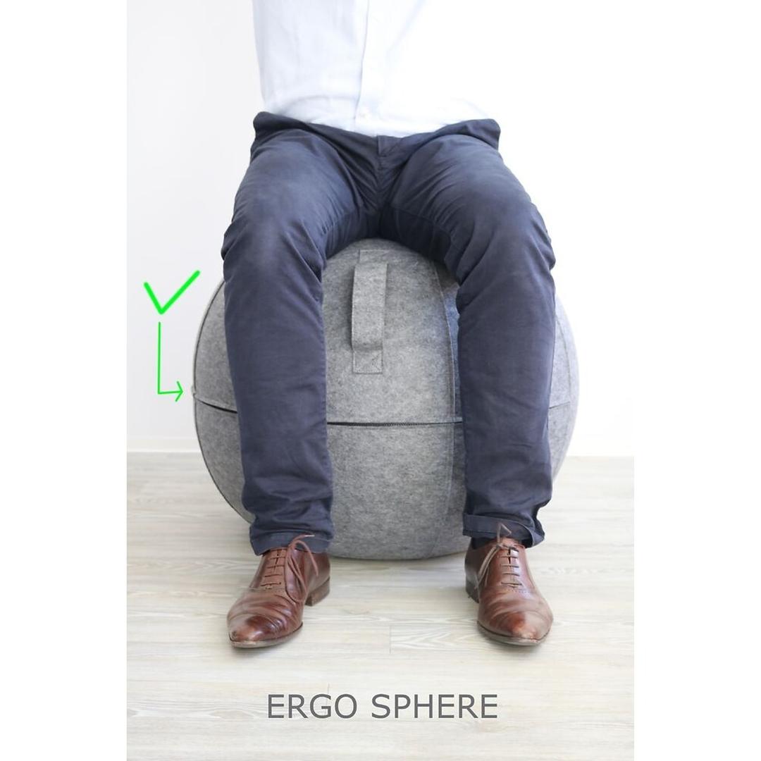 Ballon d'assise, housse en feutre ERGO SPHERE gris UNILUX - Ballon d'assise UNILUX ERGO SPHERE gris, position assise