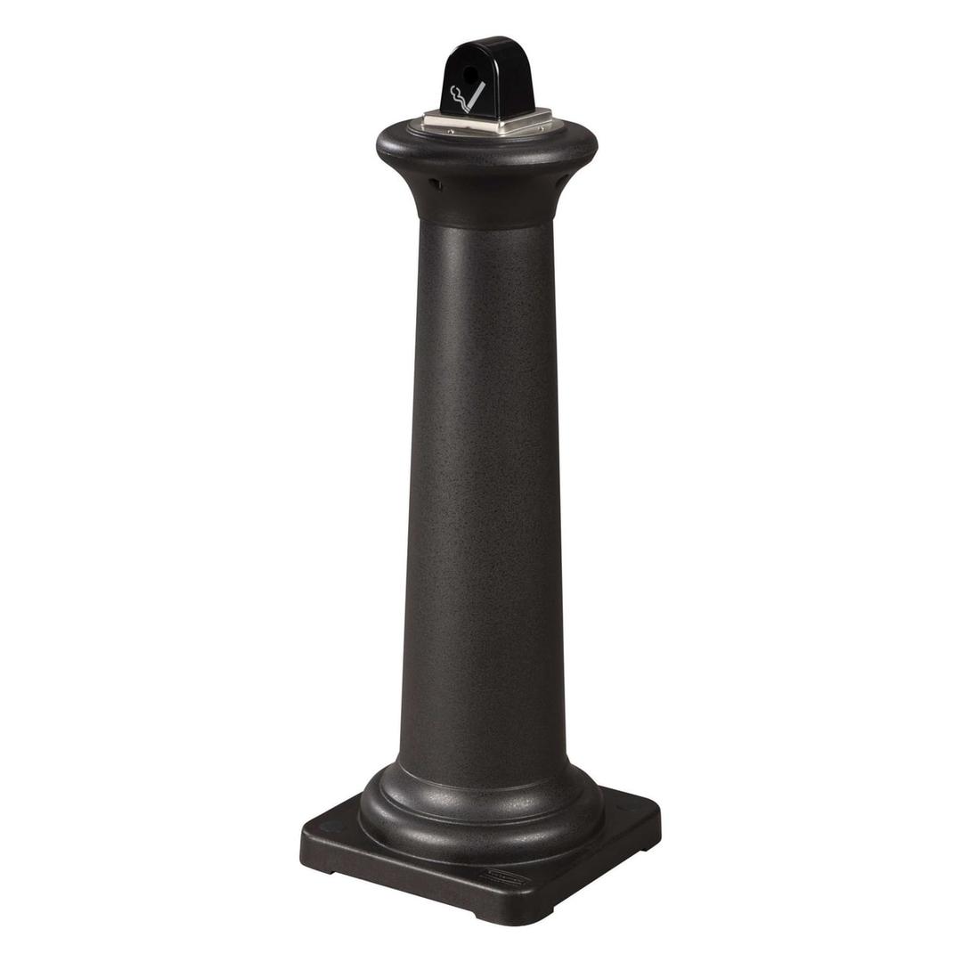 Cendrier sur colonne en résine GroundsKeeper Tuscan noir RUBBERMAID - Cendrier sur colonne en résine Rubbermaid GroundsKeeper Tuscan noir, vue de trois quarts