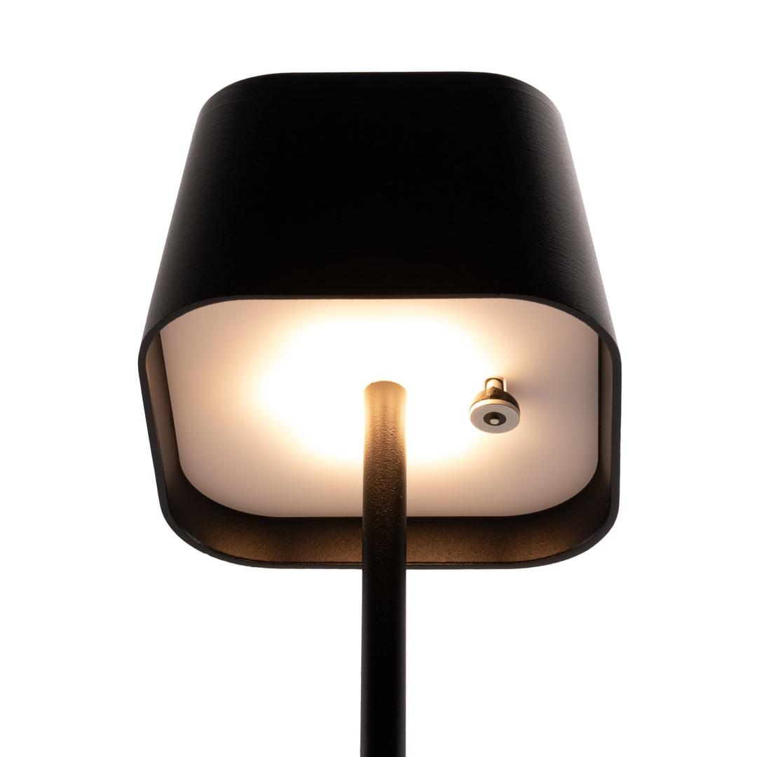 Mini lampe de table LED sans fil, abat-jour carré MALTA SECURIT - Lampe de table Securit MALTA noire allumée, vue de dessous