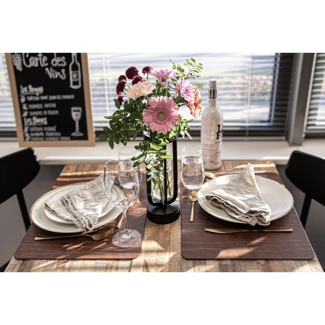Lampe-vase LED sans fil, tube en verre FLORENCE SECURIT - Lampe-vase Securit FLORENCE fleurie sur une table de restaurant