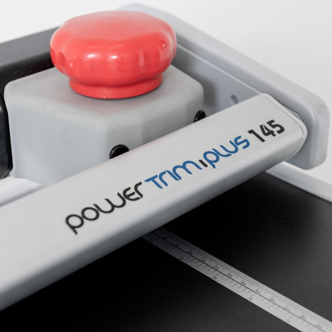 Tête de coupe de la série NEOLT Power Trim sur sa barre carrée