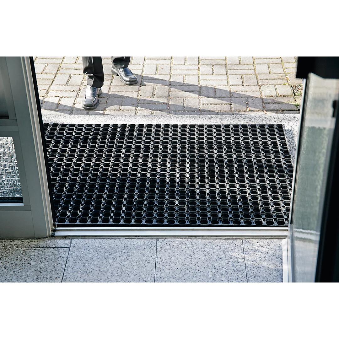 Tapis caillebotis en caoutchouc, intérieur et extérieur EAZYCARE SCRUB MILTEX - Tapis caillebotis miltex EAZYCARE SCRUB noir 80 × 120 cm, tapis posé dans une entrée