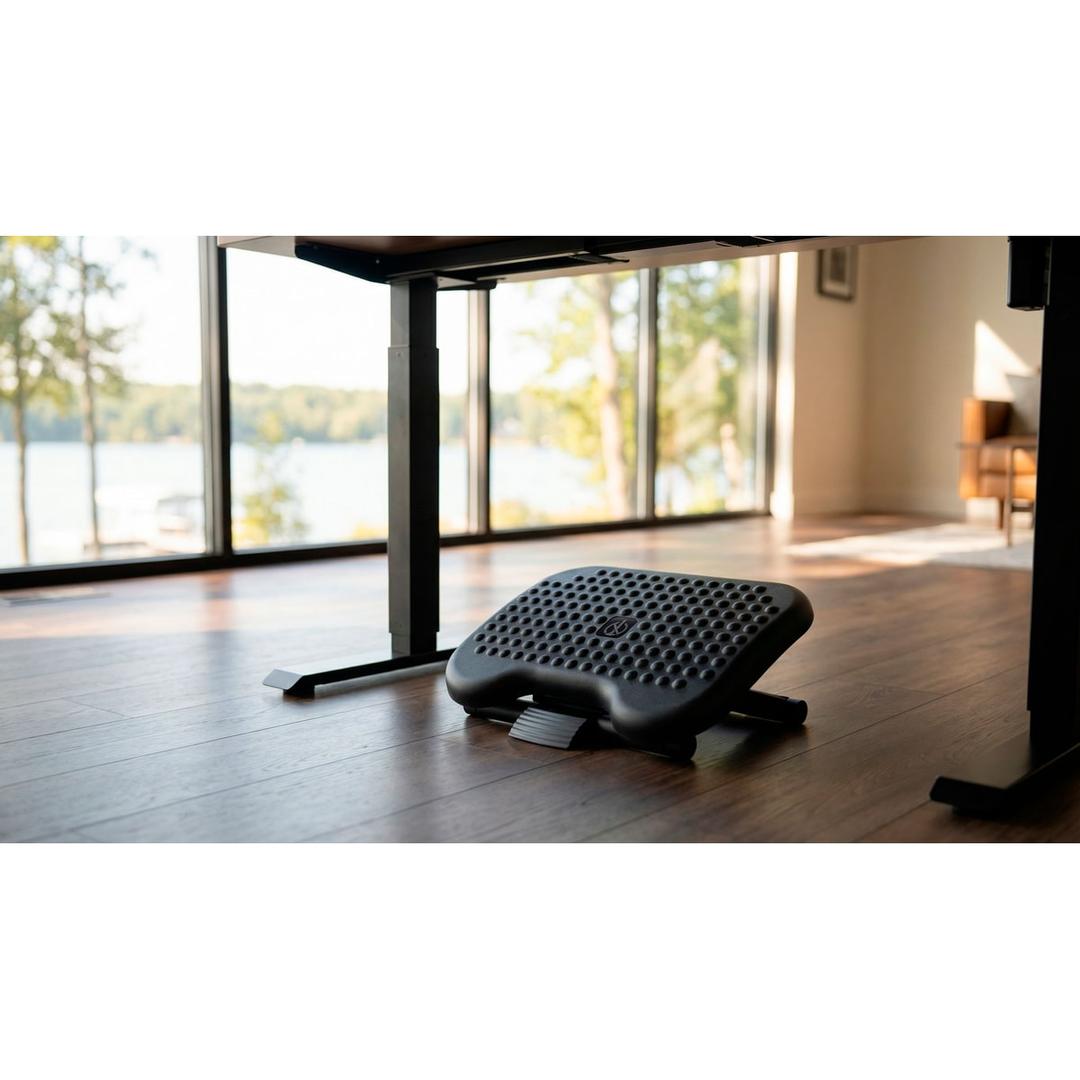 Repose-pieds réglable, 3 hauteurs et picots Footness Comfort HANSA - Repose-pieds Hansa Footness Comfort, en situation sous un bureau