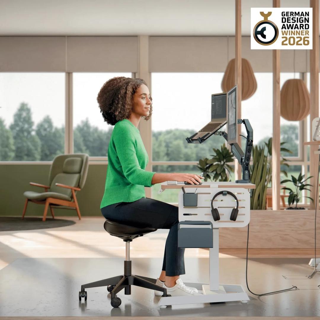 Tabouret à roulettes Ergo assise confortable noir LEITZ - Tabouret à roulettes LEITZ Ergo assise confortable noir, en situation au bureau