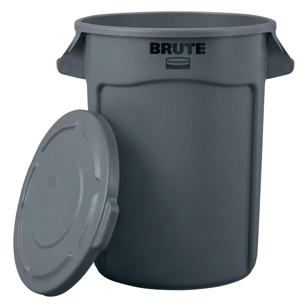 Couvercle pour collecteur BRUTE 121,1 litres BRUTE couvercle 121,1 litres RUBBERMAID - Couvercle gris Rubbermaid BRUTE 121,1 litres, couvercle ouvert sur un collecteur BRUTE
