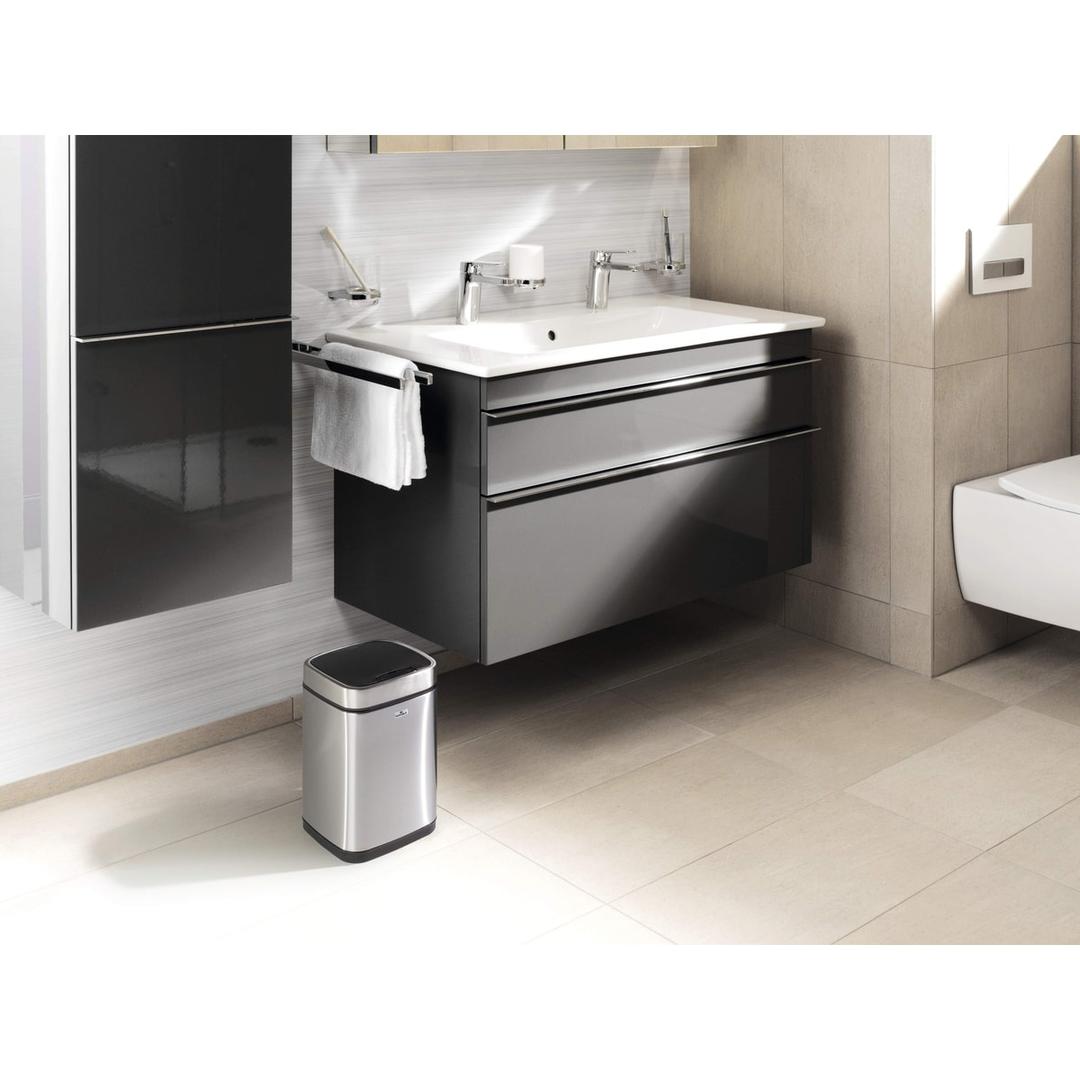 Poubelle automatique à capteur, inox NO TOUCH DURABLE - Poubelle automatique DURABLE NO TOUCH 6 litres en situation