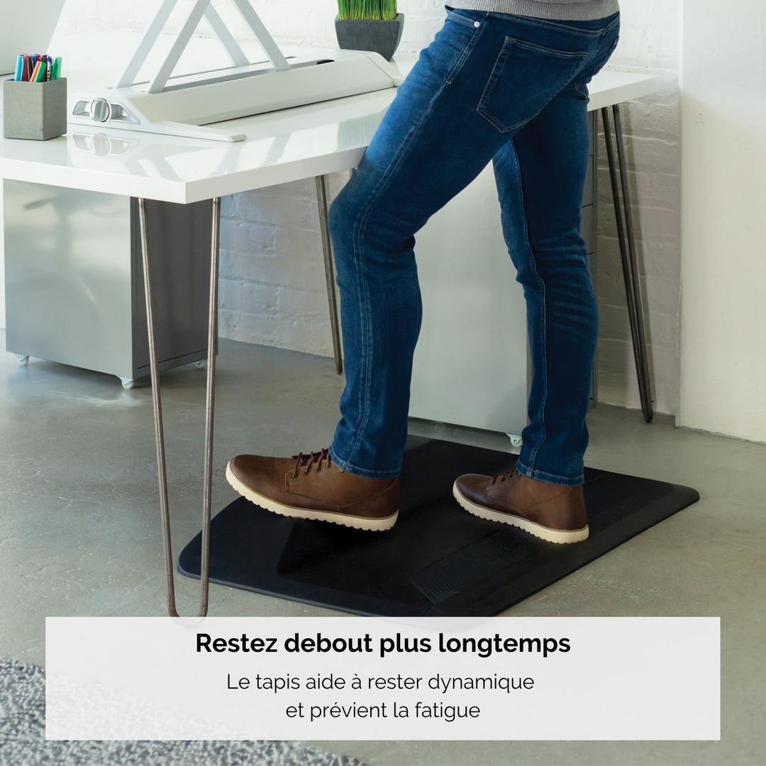 Tapis anti-fatigue avec marche d'étirement ActiveFusion FELLOWES - Tapis anti-fatigue Fellowes ActiveFusion sous un bureau assis-debout