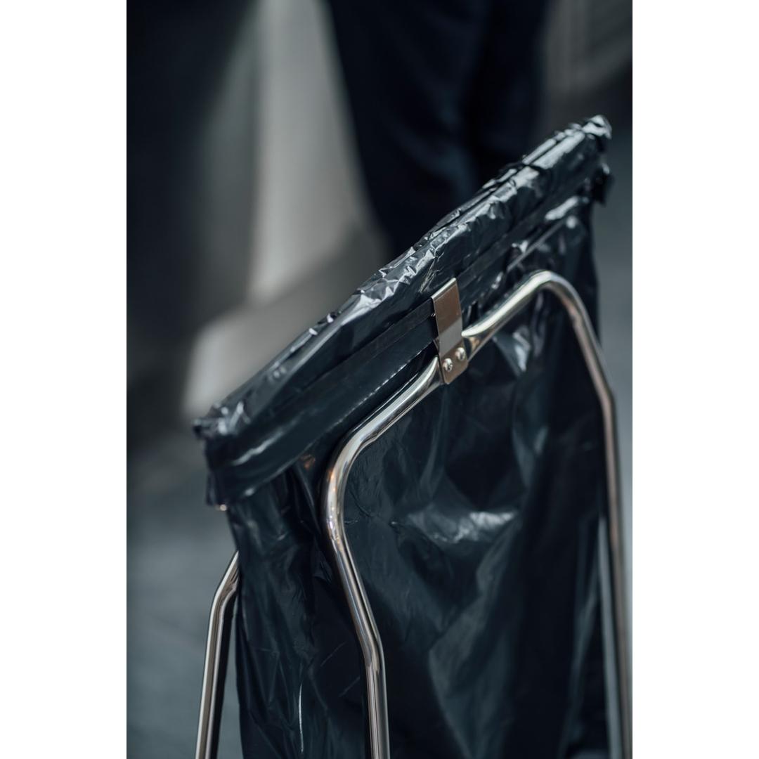 Support de sac à pédale sur roulettes, 120 litres QUICKSTEP APS - Sac poubelle tenu par la lèvre en caoutchouc du support APS QUICKSTEP