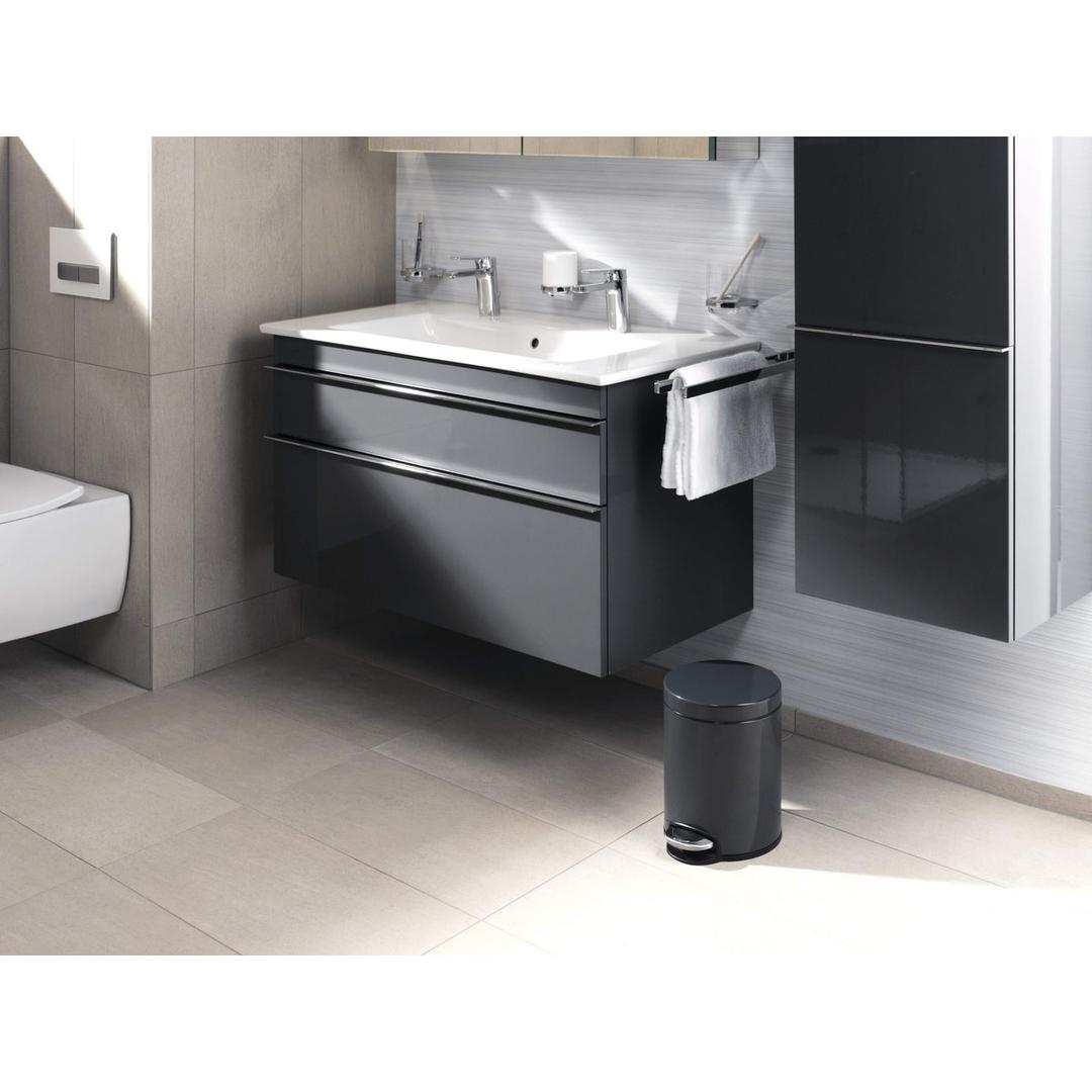 Poubelle d'intérieur à pédale, de 5 à 30 litres Poubelle à pédale ronde DURABLE - Poubelle à pédale ronde DURABLE anthracite 5 litres en situation