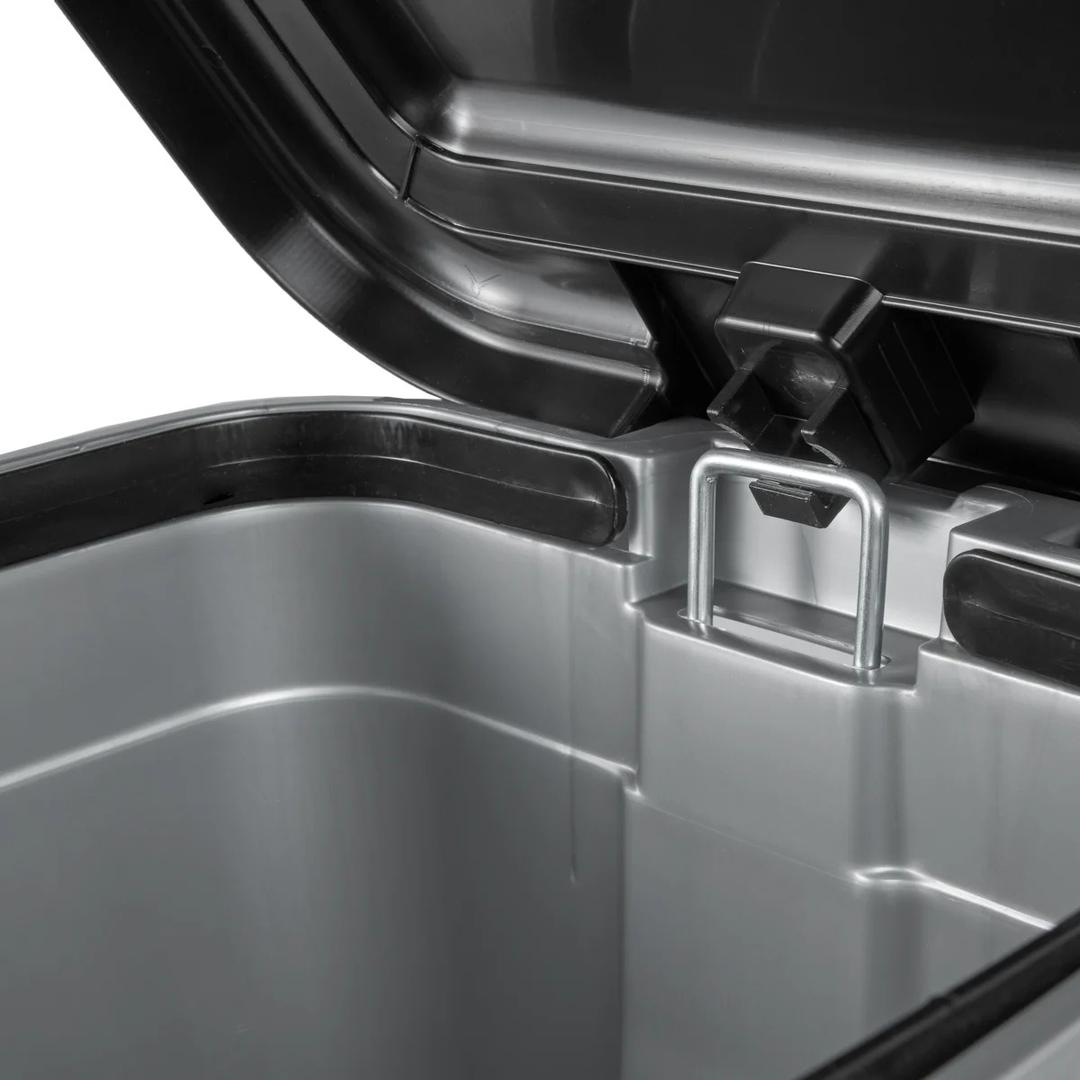 Poubelle à pédale en plastique, 40 litres Poubelle à pédale olaf 40 litres KEEEPER - Intérieur de la poubelle keeeper olaf 40 litres