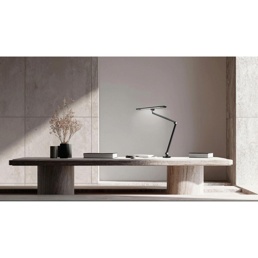 Lampe de bureau LED à pince, double bras articulé Zirkon HANSA - Lampe Hansa Zirkon fixée par sa pince sur un bureau