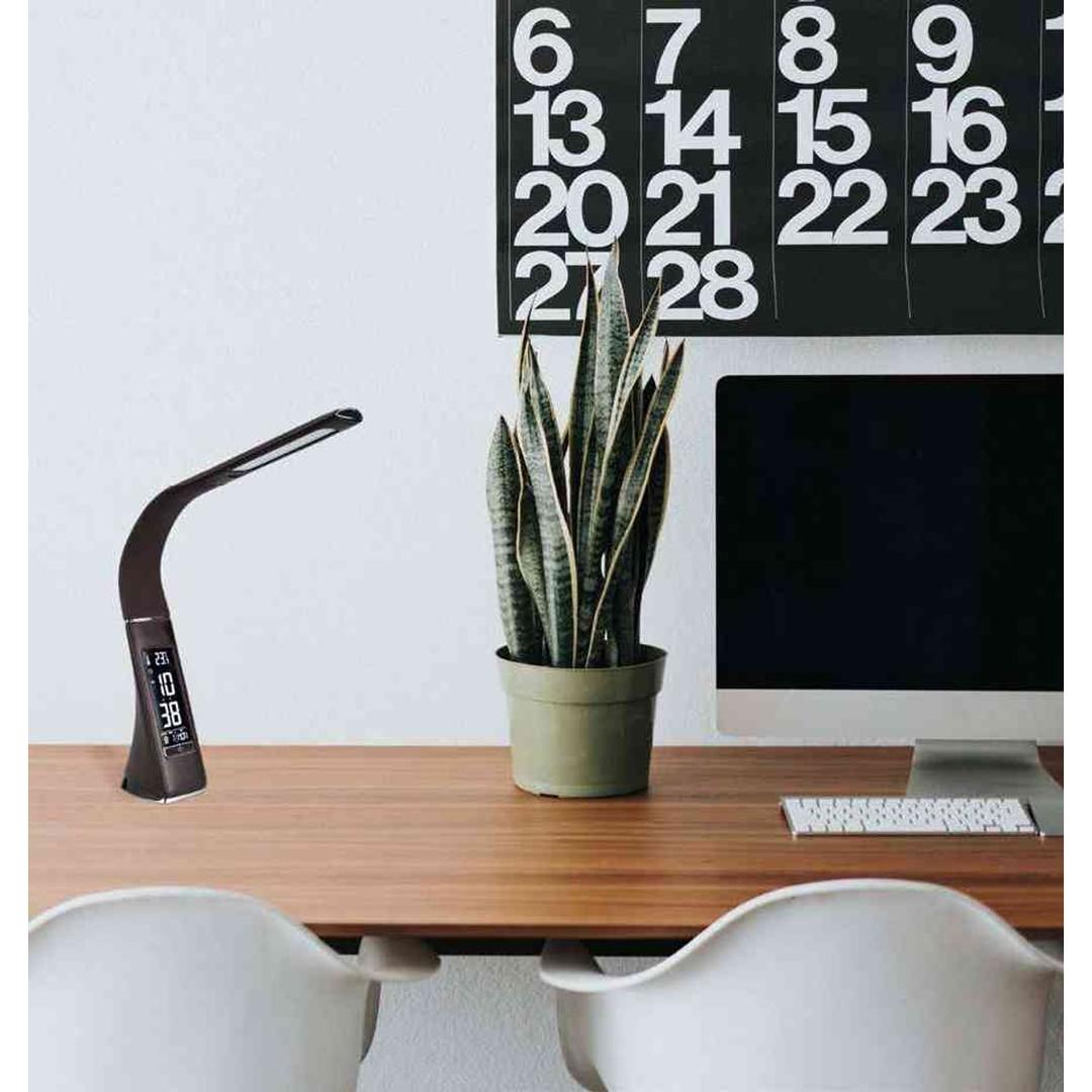 Lampe de bureau LED, horloge, réveil et thermomètre CLARK PAPERFLOW - Lampe PAPERFLOW CLARK sur un bureau