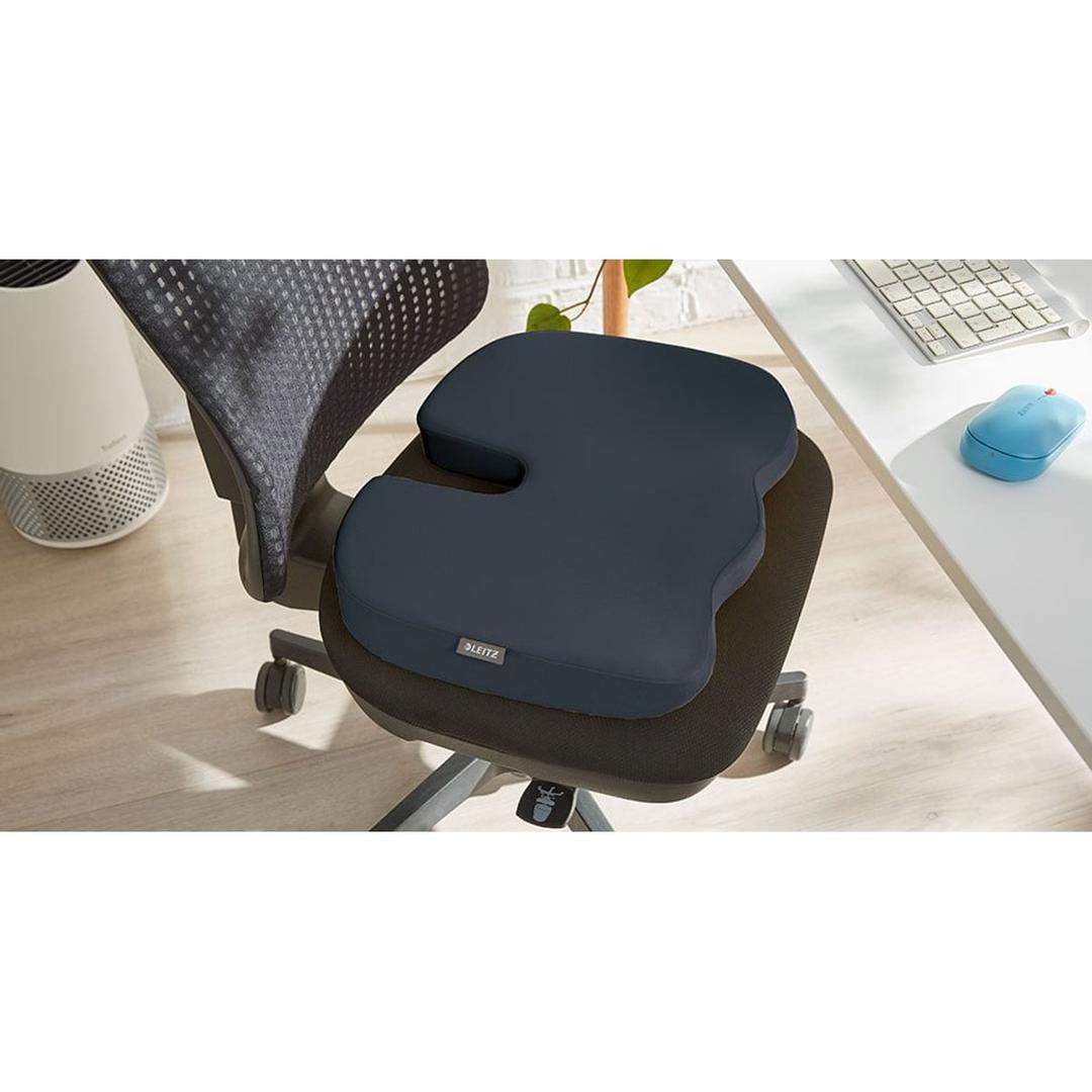 Mousse, housse amovible, gris Coussin d'assise Ergo Cosy LEITZ - Coussin LEITZ Ergo Cosy sur une chaise de bureau