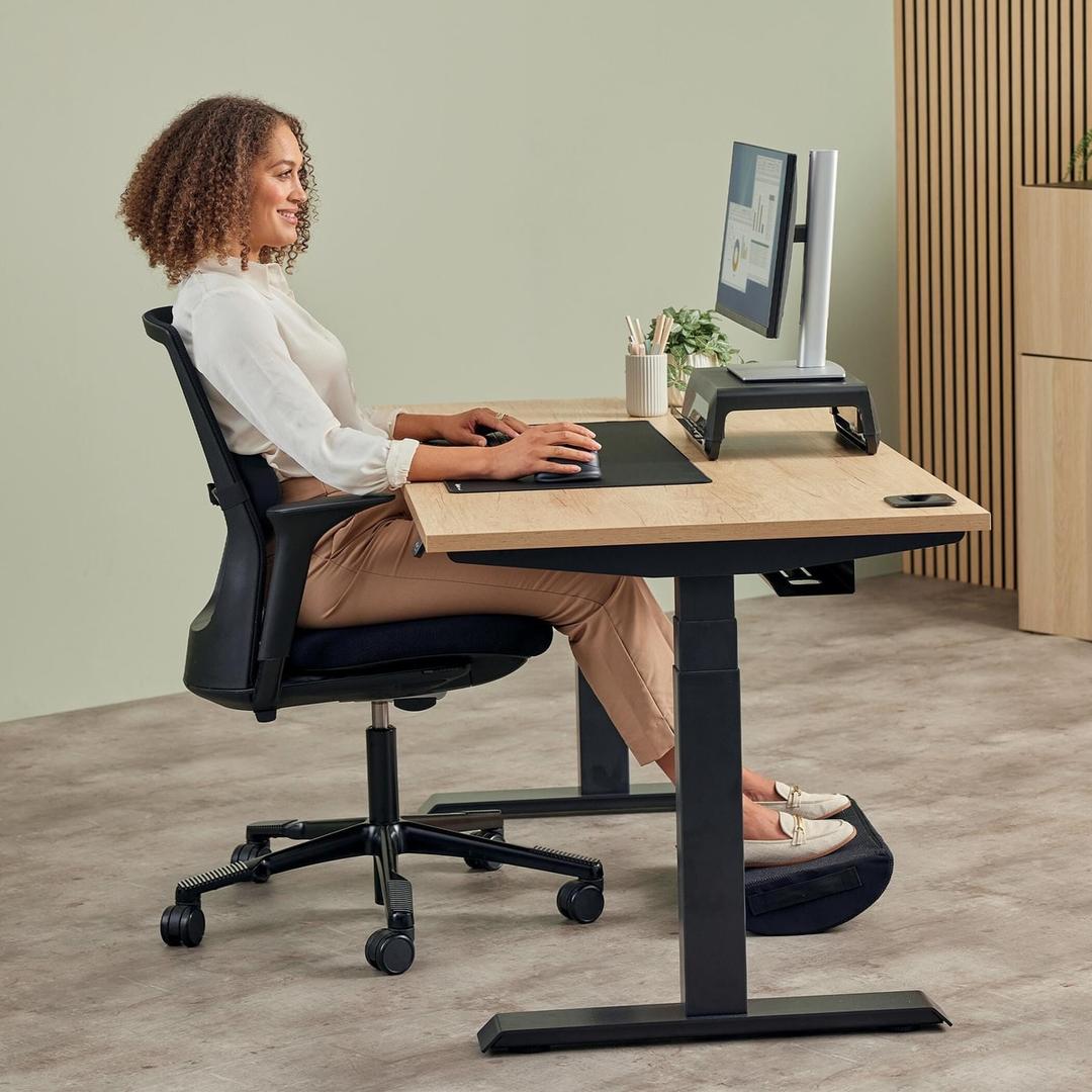 Sangle réglable, noir Coussin lombaire Breyta FELLOWES - Coussin lombaire Fellowes Breyta noir sur une chaise de bureau