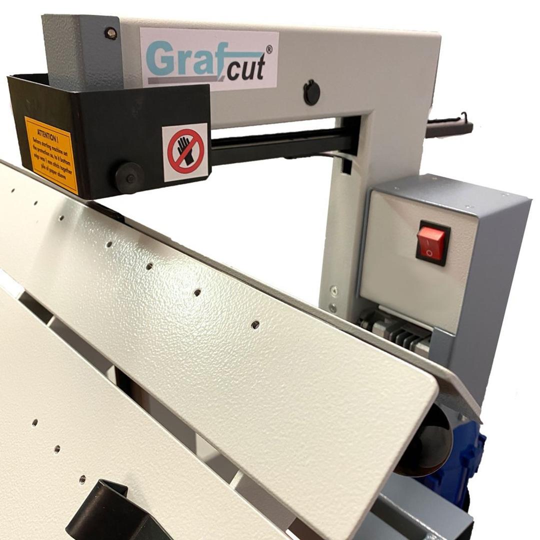 Agrafeuse électrique à pédale, 2 têtes X-14 II GRAFCUT - Tête d'agrafage de l'agrafeuse électrique Grafcut X-14, vue rapprochée