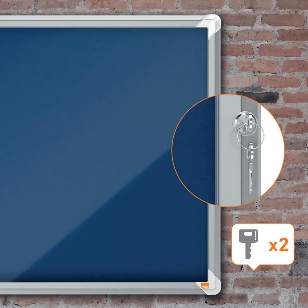 Intérieure, fond en feutre bleu, 6 x A4 Vitrine d'affichage Premium Plus NOBO - Vitrine d'affichage d'intérieur nobo Premium Plus en feutre bleu 6 x A4, serrure latérale