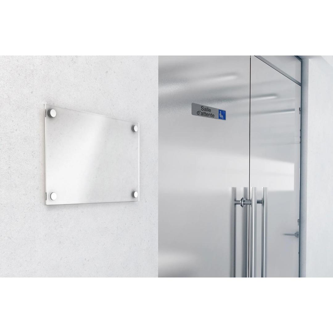 Aspect aluminium brossé, 165 x 44 mm Plaque Salle d'attente adhésive 67167E EXACOMPTA - Plaque Salle d'attente EXACOMPTA sur une cloison vitrée
