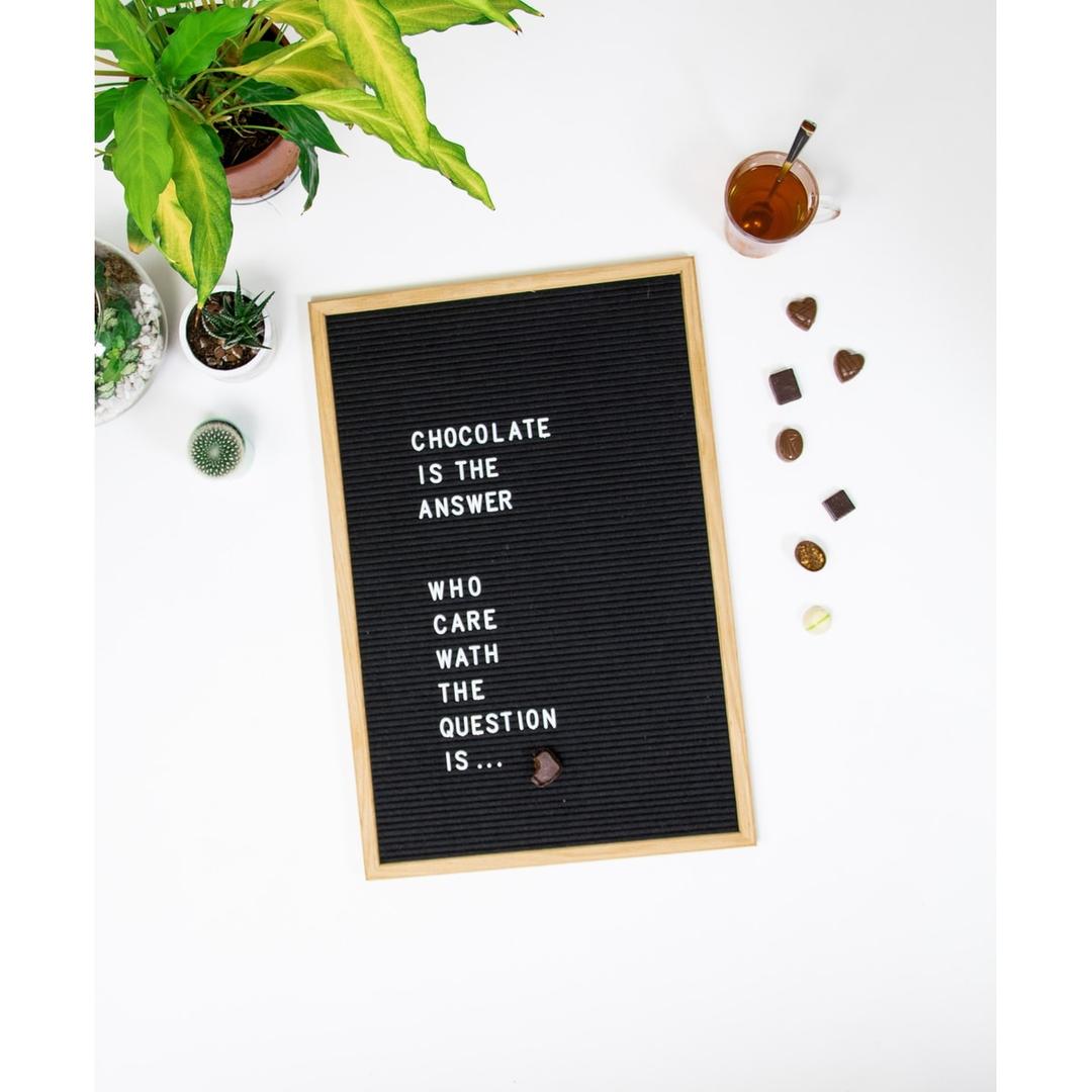 Feutre, cadre en bois massif, 400 x 600 mm Letter board SECURIT - Letter board Securit en feutre à cadre en bois massif, 400 x 600 mm, avec un message