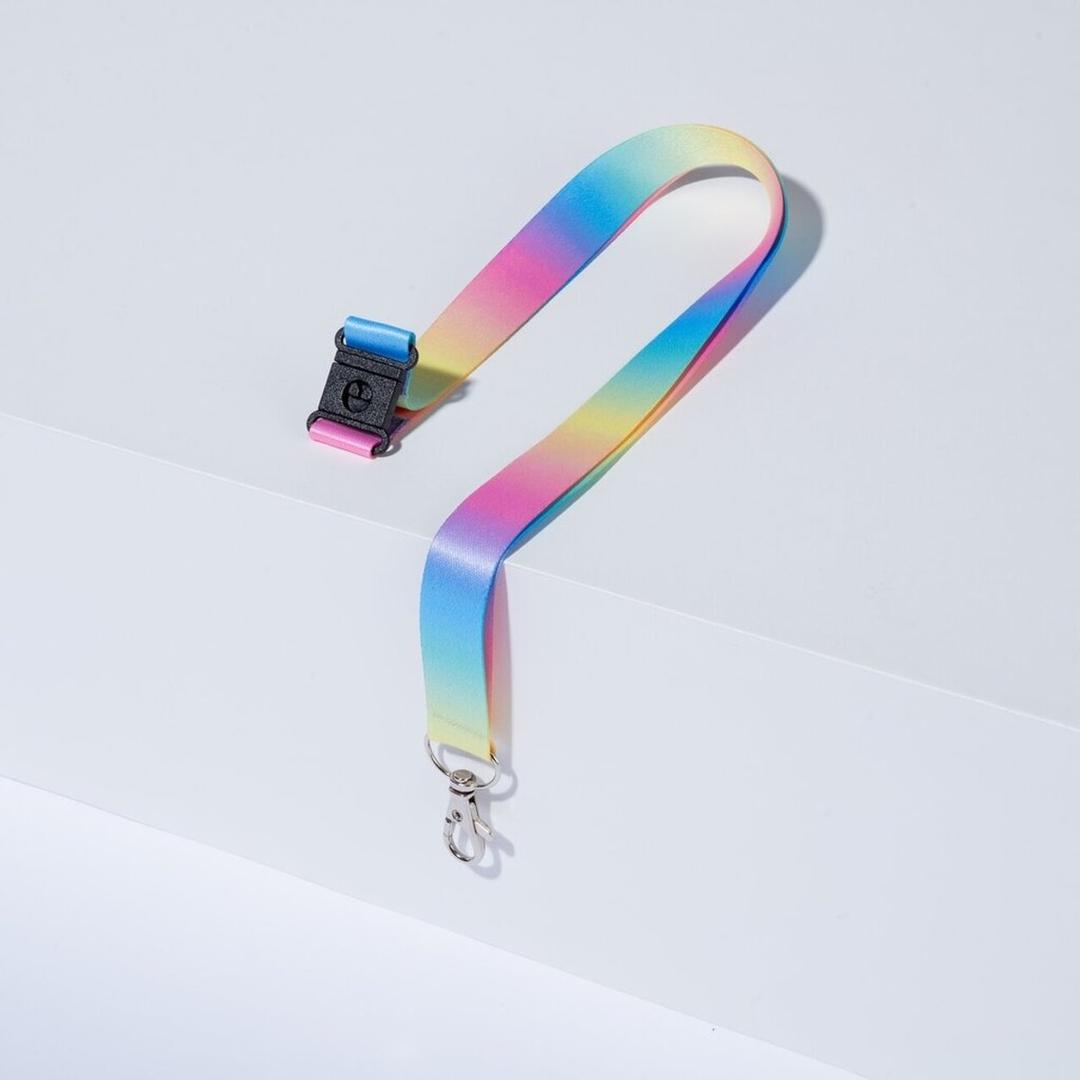 Lanière badge AVERY arc-en-ciel en PET recyclé, clip de sécurité et mousqueton