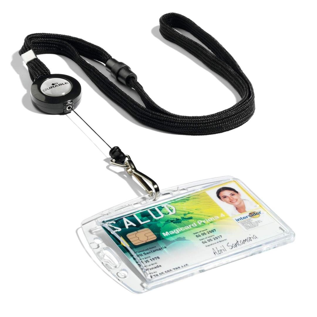 Enrouleur DURABLE et mousqueton accrochés à un porte-carte