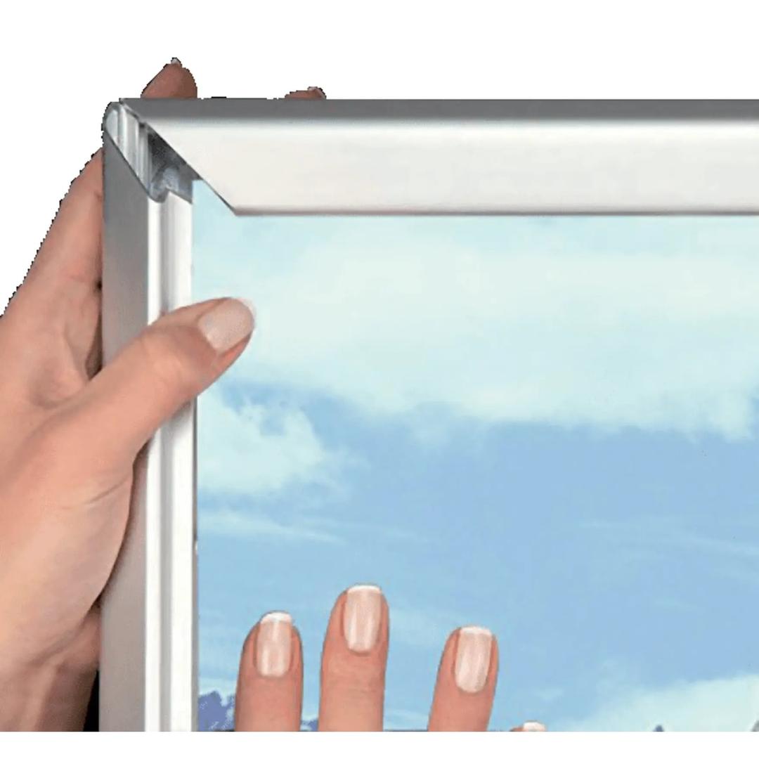Profilé clipsable ouvert du porte affiche FRANKEN classé B1