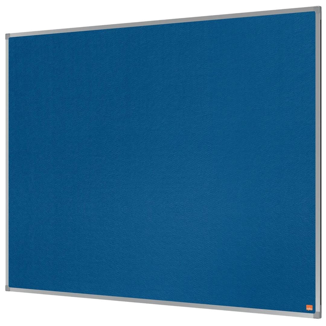 Tableau feutrine nobo Essence bleu à cadre aluminium, 1 200 x 900 mm, vue de trois-quarts
