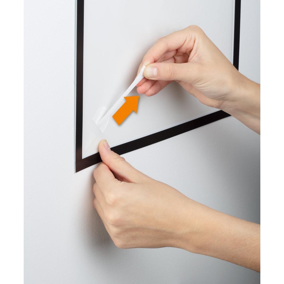 Cadre adhésif DURABLE DURAFRAME WALLPAPER A4 noir, pose au mur