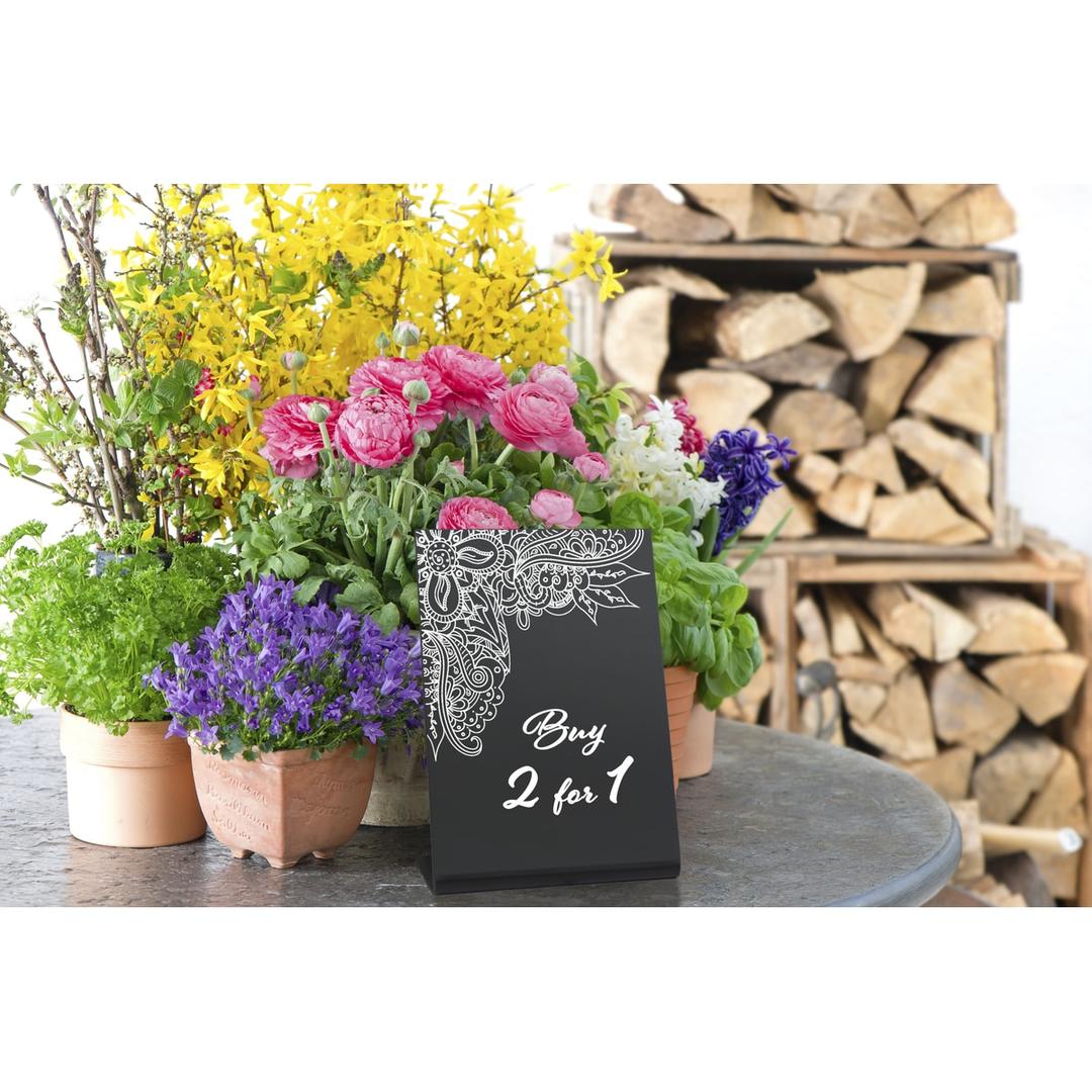 Ardoise de table inclinée Securit L-SHAPE A5, lot de 3, sur une table de terrasse