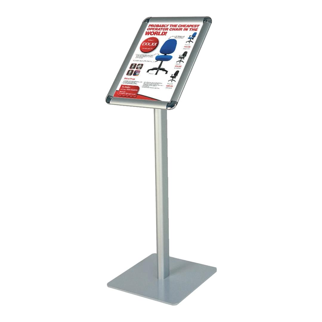 Porte affiche sur pied FRANKEN Standard en portrait, cadre clic-clac aluminium