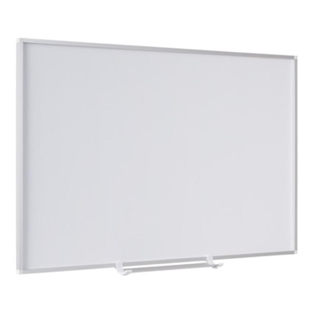 Tableau blanc Bi-Office New Generation vu de biais, auget en bas du cadre