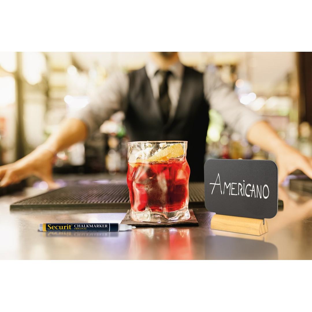 Mini ardoise de table rectangle Securit, sur un bar