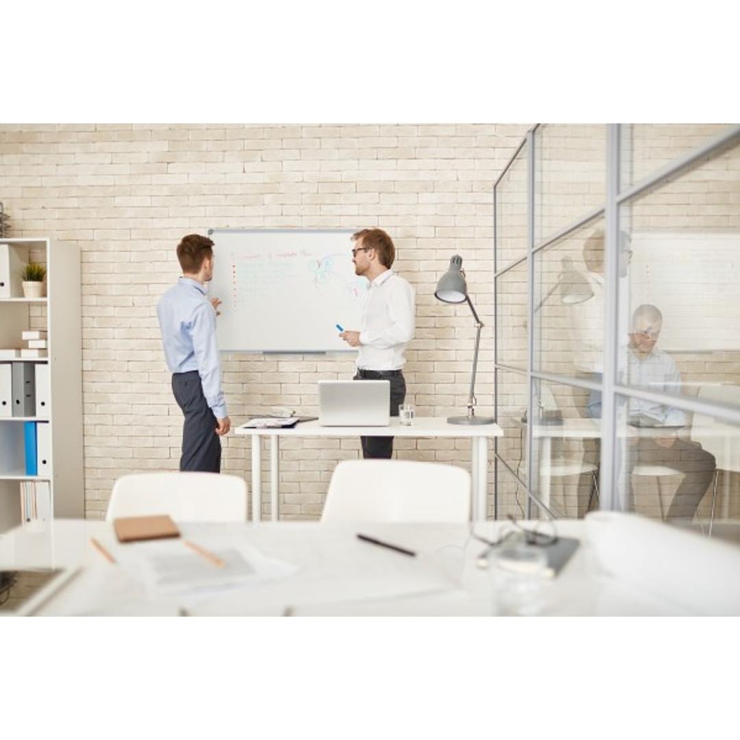 Tableau blanc Bi-Office Earth dans une salle de réunion