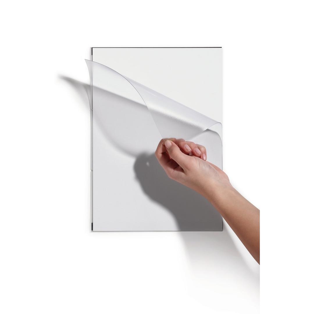 Document glissé dans la pochette magnétique DURABLE
