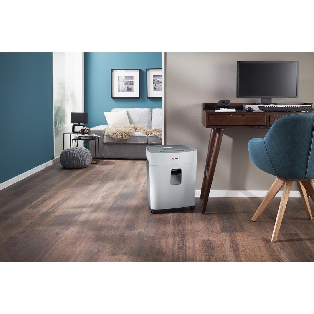 Destructeur DAHLE PaperSAFE 260 en situation dans un bureau à domicile