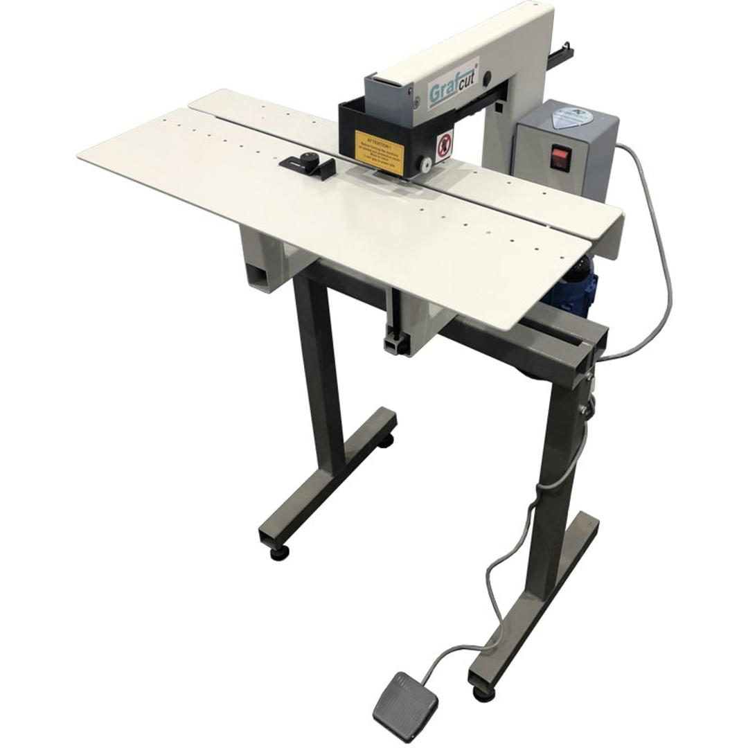 Agrafeuse électrique à pédale, 1 tête X-14 I GRAFCUT - Agrafeuse électrique Grafcut X-14 I à une tête, sur pied avec pédale, table en position à plat