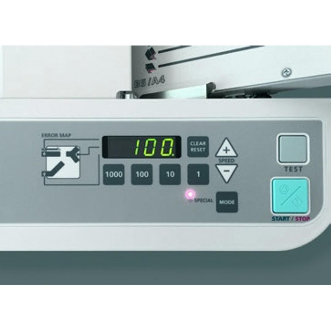 Plieuse de documents A3 EZF-100 UCHIDA — Panneau de commande à écran LCD de la plieuse Uchida EZF-100