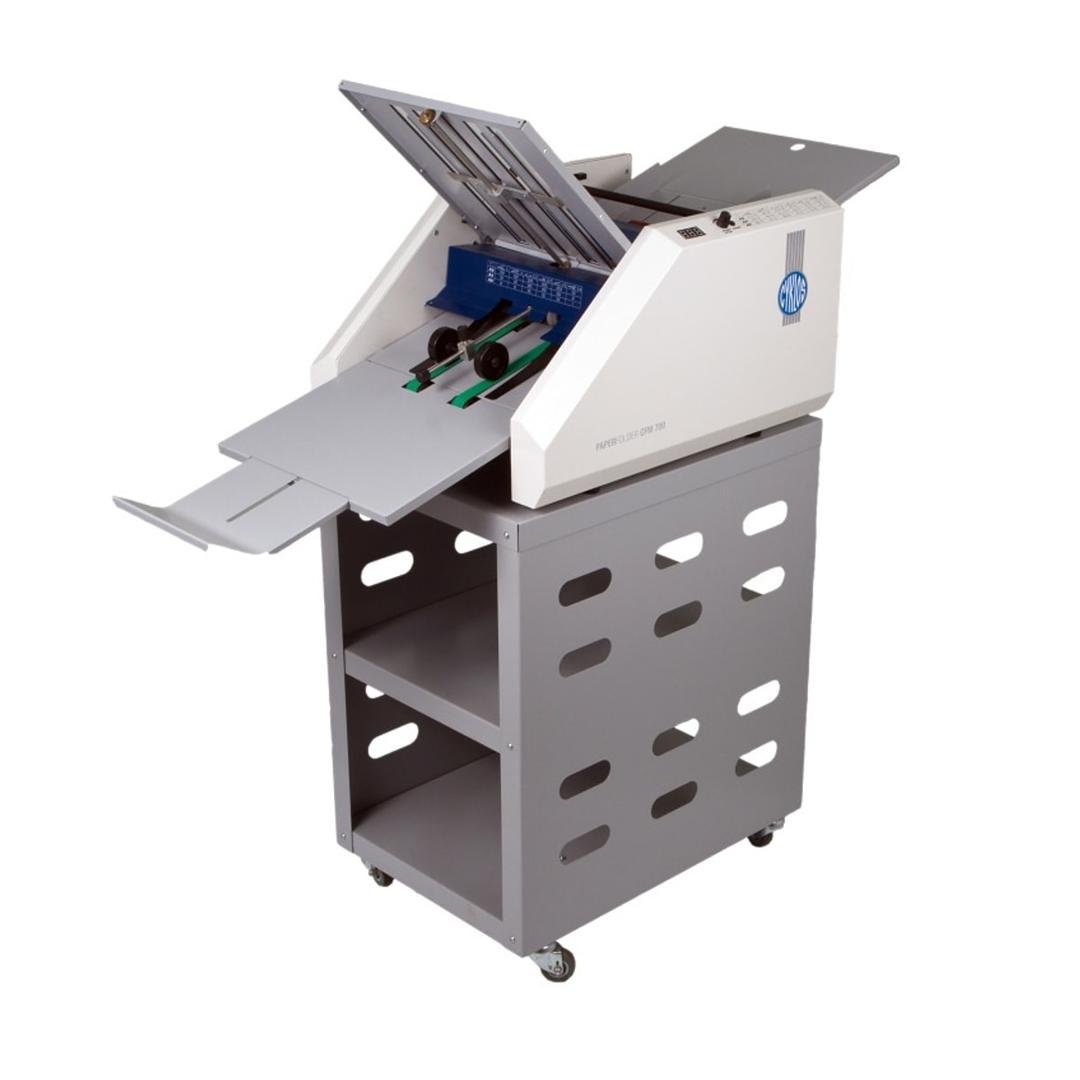 Table mobile pour raineuses et plieuses MB 70 CYKLOS - Table mobile Cyklos MB 70 sous une plieuse CFM 700