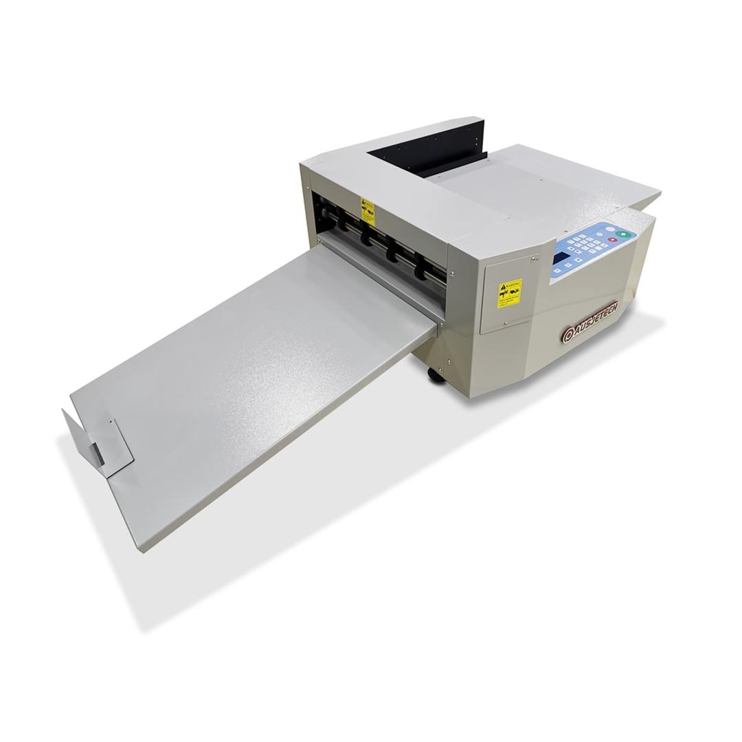 Raineuse micro-perforatrice semi-automatique 330 mm Gemini Lite 328 AUSJETECH - Raineuse Ausjetech Gemini Lite 328 vue de côté avec sa table d'entrée