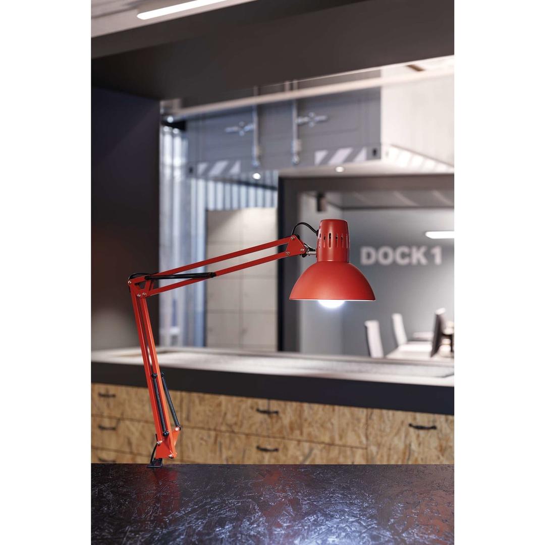 Lampe de bureau à pince, sans ampoule study rouge MAUL - Lampe de bureau à pince MAULstudy rouge, en situation