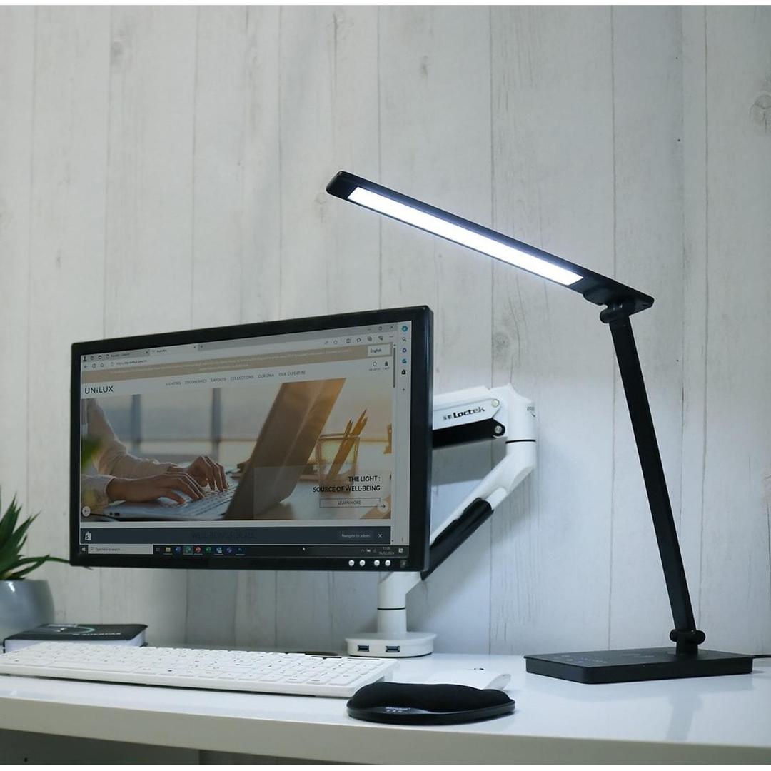 Lampe de bureau LED, 2 ports USB NOVY UNILUX - Lampe de bureau LED UNILUX NOVY noir, en situation sur un bureau