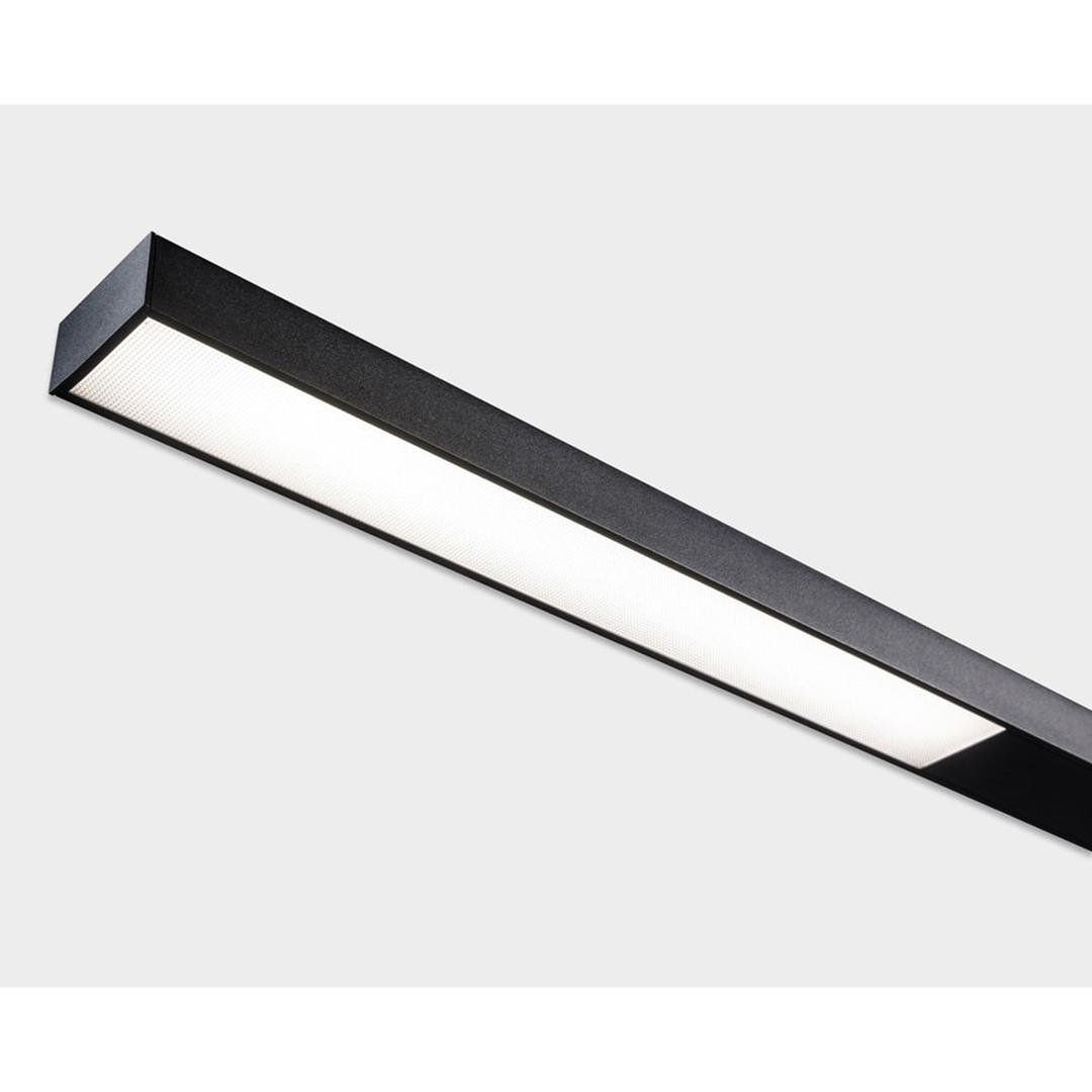 Lampadaire LED de bureau, 3 970 lumens Beryll noir HANSA - Lampadaire Hansa Beryll noir, tête allumée