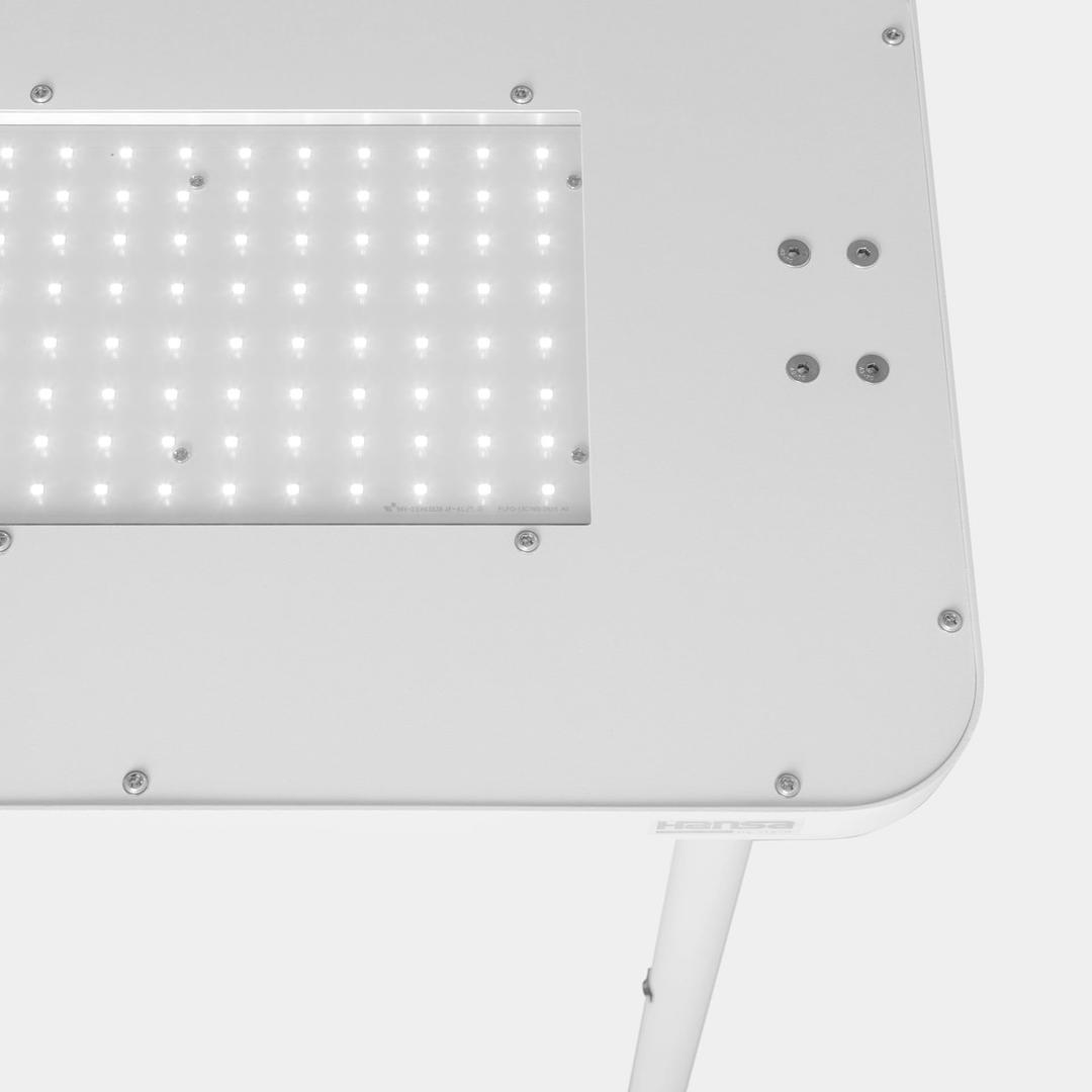 Lampadaire LED de bureau, 10 400 lumens Capella blanc HANSA - Lampadaire Hansa Capella blanc, tête allumée vue de dessous