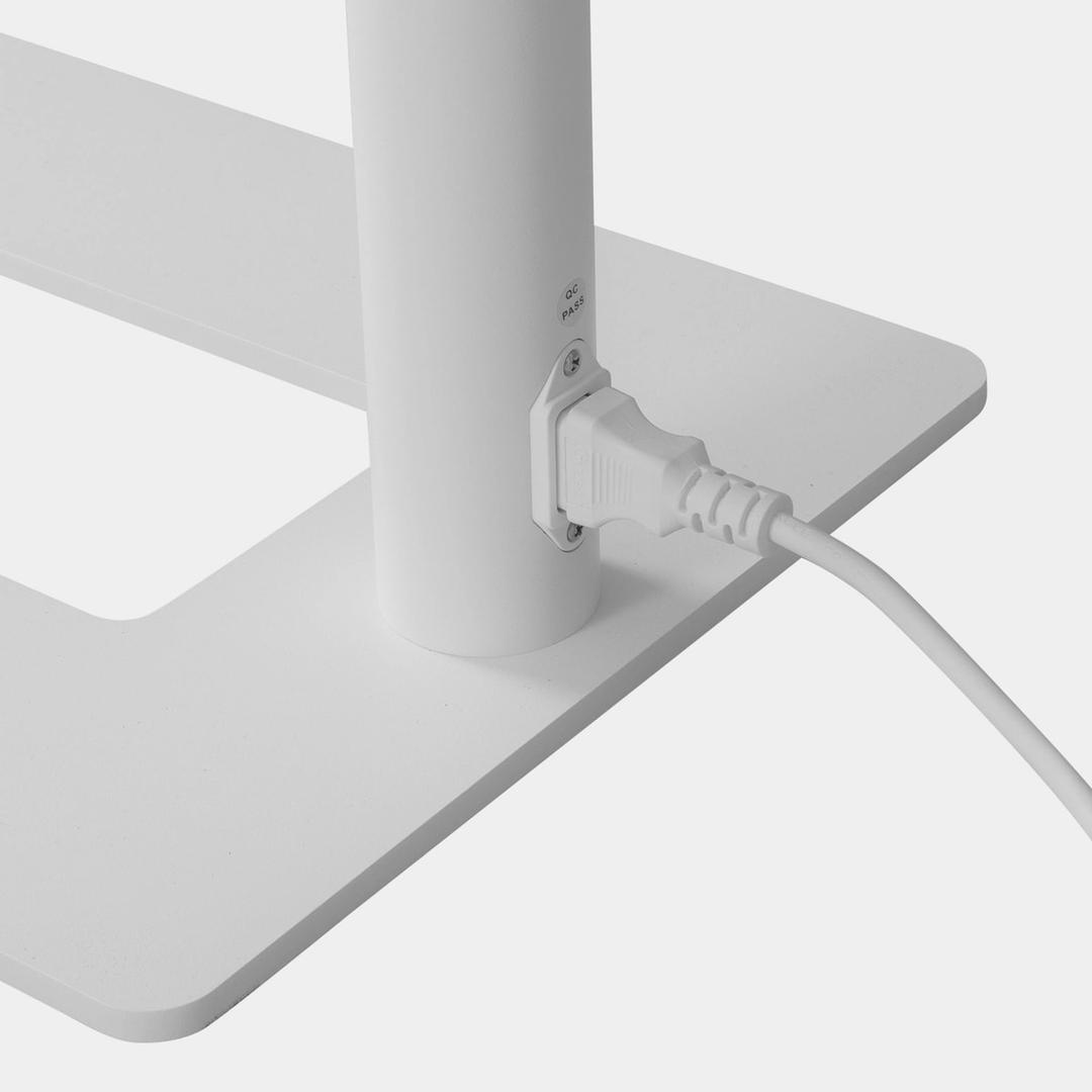 Lampadaire LED de bureau, 10 400 lumens Capella blanc HANSA - Lampadaire Hansa Capella blanc, pied et branchement du câble