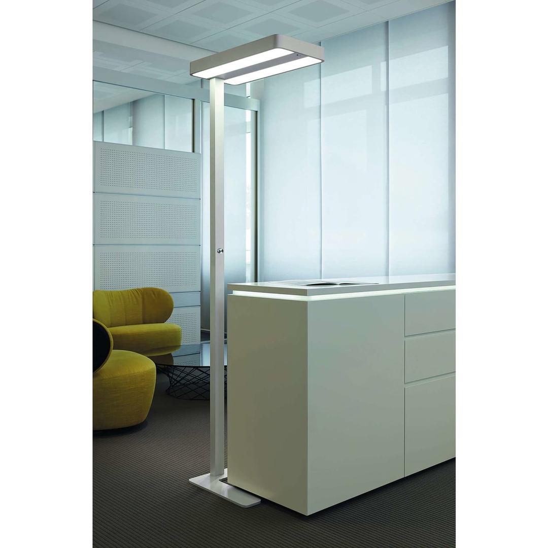 Lampadaire LED, détecteur de présence juvis sensor blanc MAUL - Lampadaire LED MAULjuvis sensor blanc, en situation