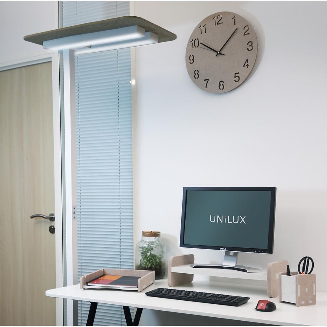 Lampadaire LED, panneau acoustique NEXUS UNILUX - Lampadaire LED UNILUX NEXUS blanc, en situation dans un bureau
