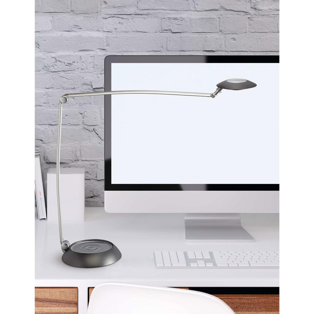 Lampe de bureau LED dimmable, 4000 K space argent MAUL - Lampe de bureau LED dimmable MAULspace argent, en situation