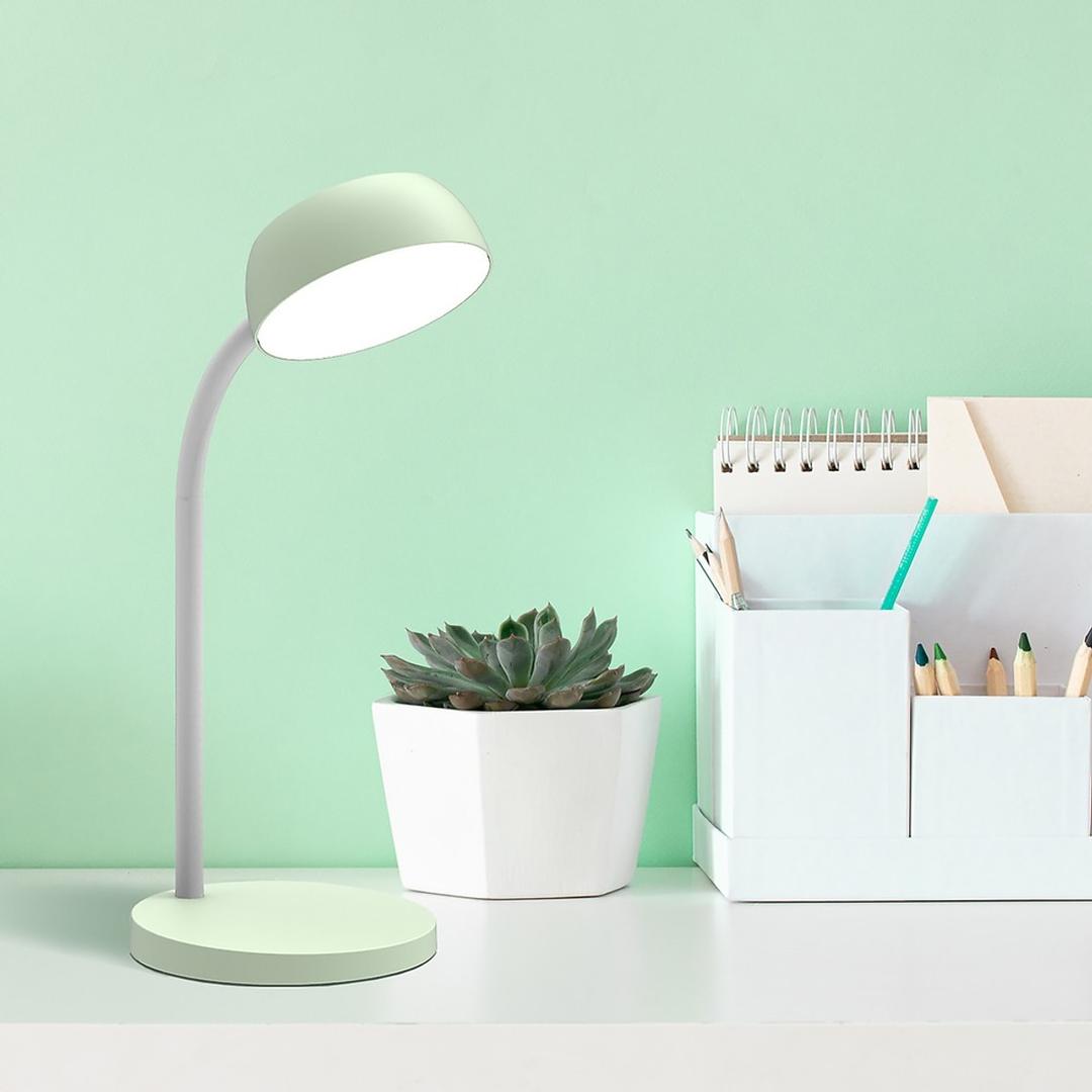 Lampe de bureau LED compacte, bras pivotant TAMY UNILUX - Lampe de bureau LED compacte UNILUX TAMY vert, en situation sur un bureau