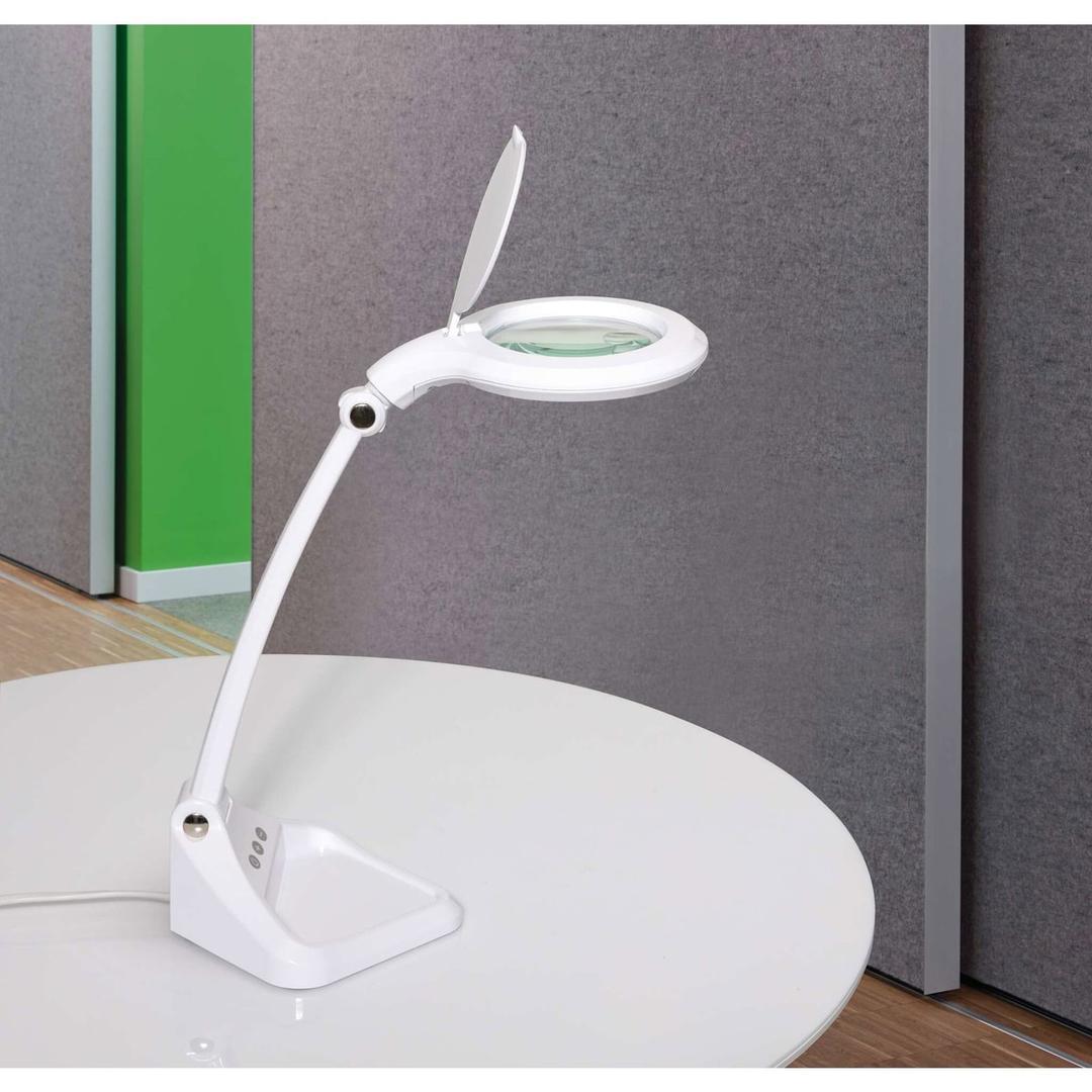 Lampe loupe LED dimmable, double lentille iris blanc MAUL - Lampe loupe LED dimmable MAULiris blanc, en situation