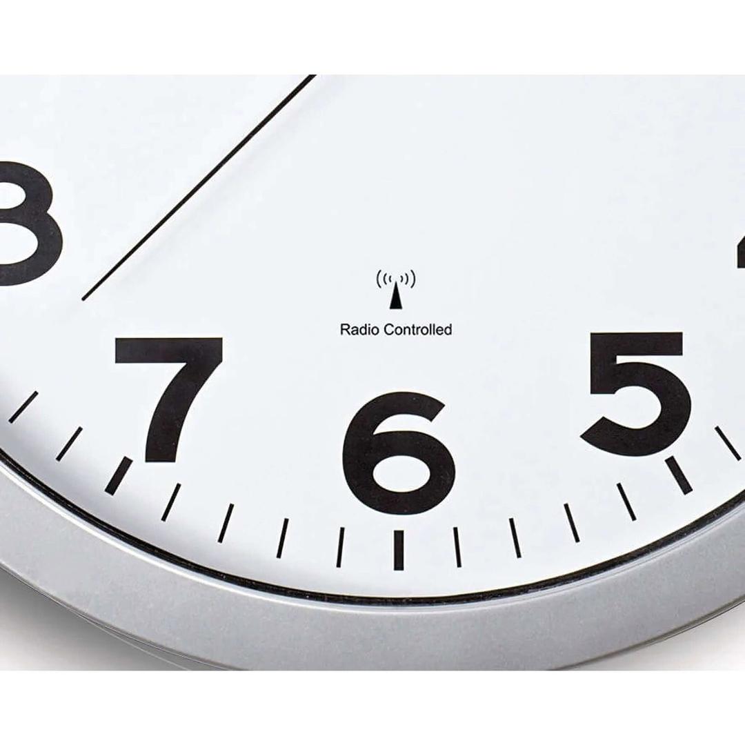 Horloge murale radio-pilotée, Ø 35 cm step 35 argent MAUL - Horloge murale radio-pilotée MAUL step 35 argent, détail du cadran