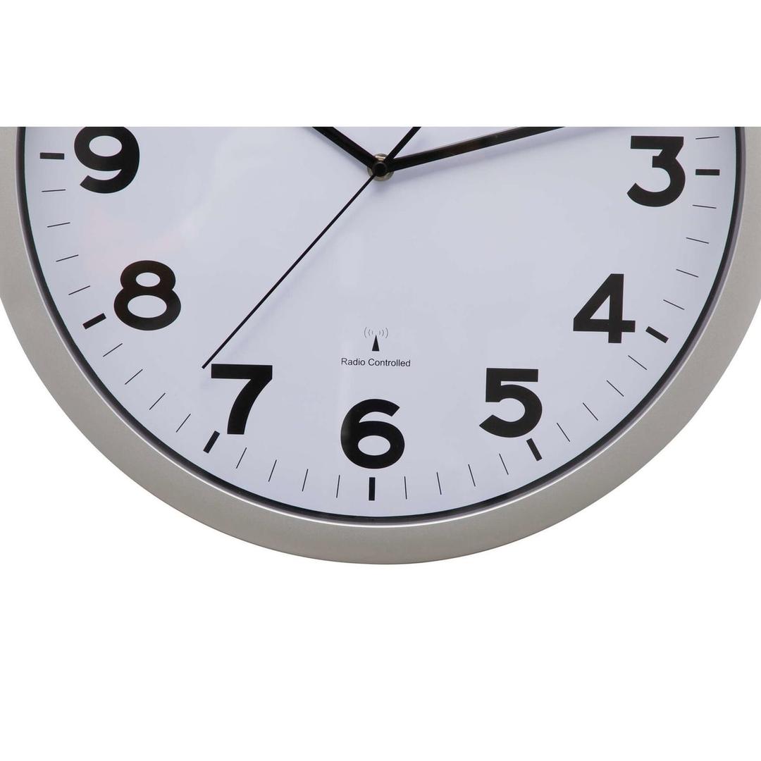 Grande horloge murale radio-pilotée, Ø 40 cm step 40 argent MAUL - Grande horloge murale radio-pilotée MAUL step 40 argent, détail du cadran